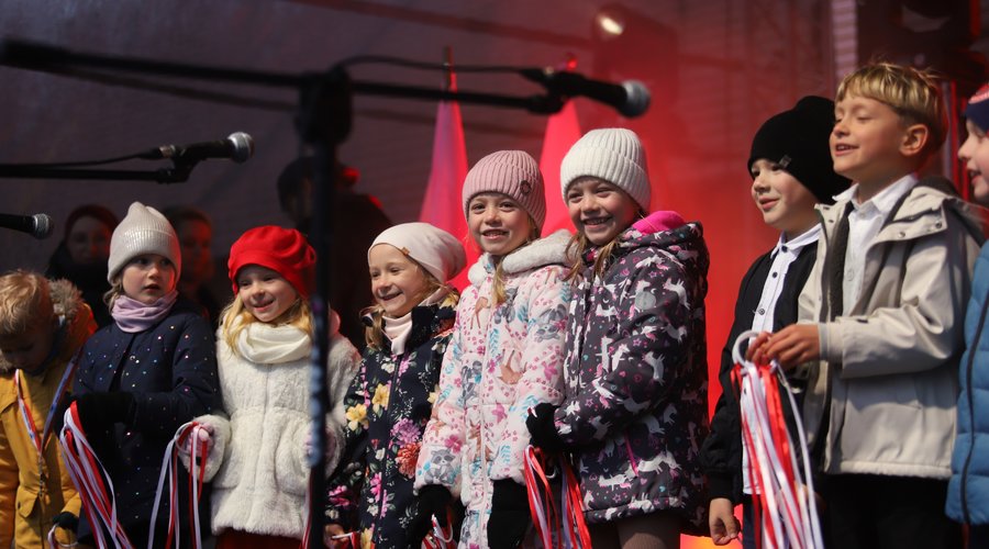 Obraz przedstawiający Tak Jerzmanowa świętuje Niepodległość