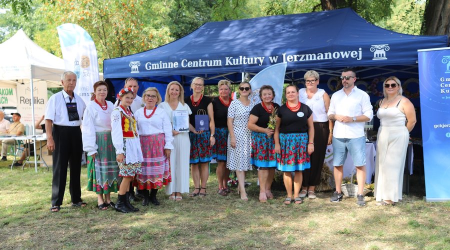 Obraz przedstawiający Smaki, rękodzieło i muzyka – nasza obecność w Cieniu Kolegiaty - Razem dla Tradycji