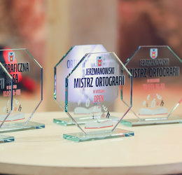 Obraz przedstawiający Dyktando Tysiąclecia – Ortograficzne Zmagania w Jerzmanowej