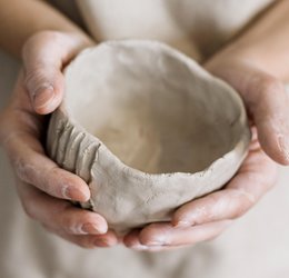 Obraz przedstawiający Ruszają ZAJĘCIA CERAMICZNE!