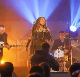 Obraz przedstawiający Tina Turner Show - relacja z Gminnego Dnia Kobiet