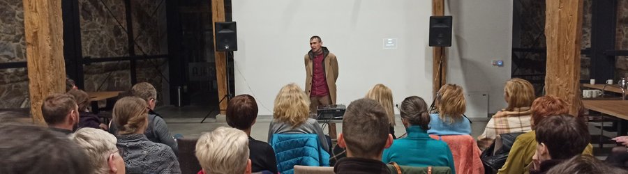 Oglądamy i dyskutujemy w  Klubie Filmowym